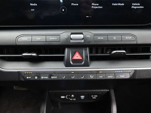 Used 2025 Kia K4 LXS image 23