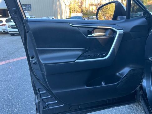 Used 2020 Toyota RAV4 XLE image 10