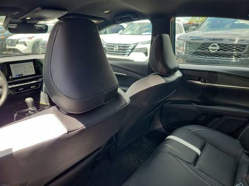 Used 2025 Toyota Camry SE w/ Convenience Package FWD image 10