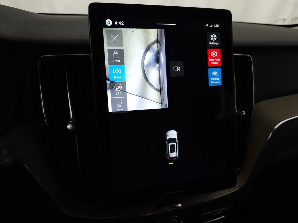 Certified 2026 Volvo XC60 B5 Plus AWD/4WD image 30