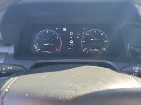 Certified 2025 Toyota Tacoma TRD Off-Road image 24