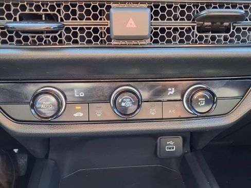 Used 2025 Honda HR-V LX image 12