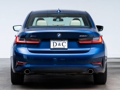Used 2022 BMW 330i xDrive Sedan w/ Driving Assistance Package AWD/4WD image 5