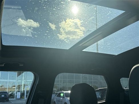 Used 2025 Chevrolet Blazer RS image 19