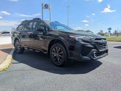 Certified 2025 Subaru Outback Onyx Edition w/ Popular Package #2 image 3