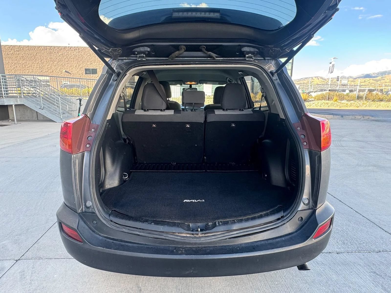 Used 2014 Toyota RAV4 LE AWD/4WD image 9