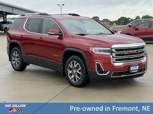 Used 2023 GMC Acadia SLT w/ Technology Package AWD/4WD image 2