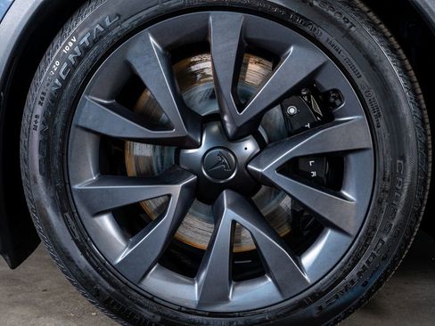 Used 2024 Tesla Model X image 10