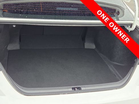 Used 2025 Toyota Camry LE image 8