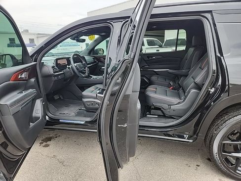 Used 2024 Chevrolet Traverse RS AWD/4WD image 10