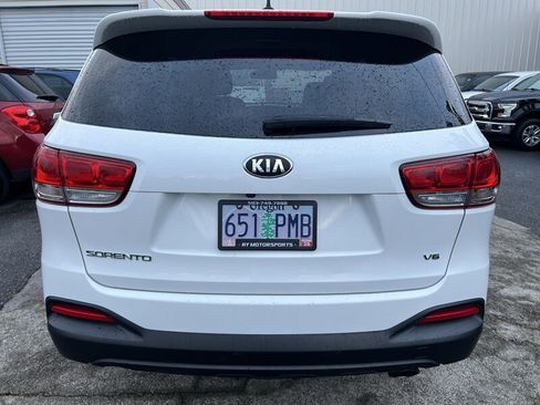 Used 2016 Kia Sorento LX AWD/4WD image 4
