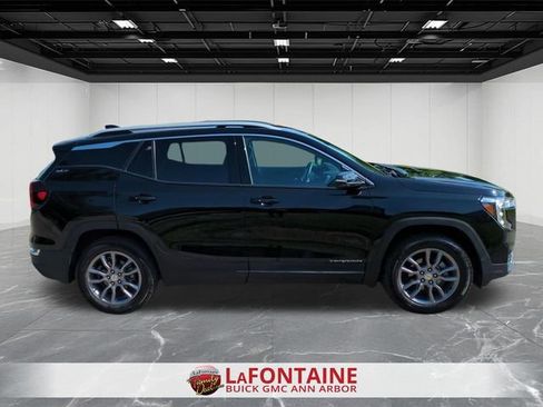 Certified 2023 GMC Terrain SLT w/ Infotainment Package II AWD/4WD image 9