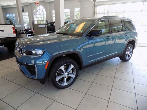 New 2026 Jeep Grand Cherokee L Limited AWD/4WD image 3