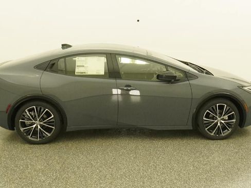 New 2026 Toyota Prius XLE FWD image 11