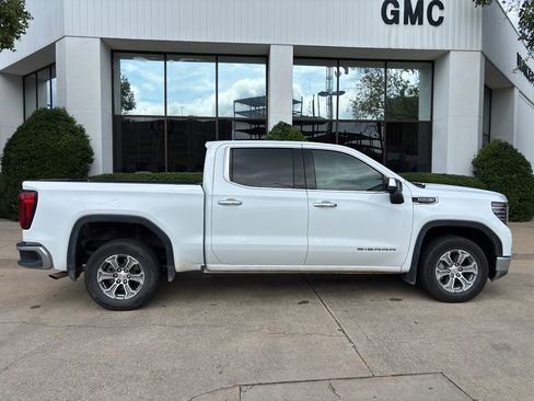 Used 2025 GMC Sierra 1500 SLT RWD image 9
