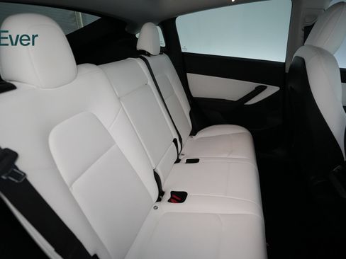 Used 2022 Tesla Model Y Performance AWD/4WD image 5