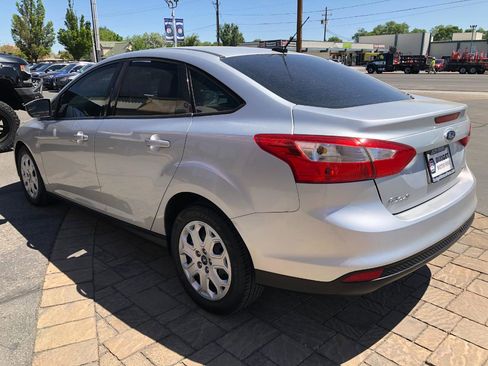 Used 2012 Ford Focus SE FWD image 4