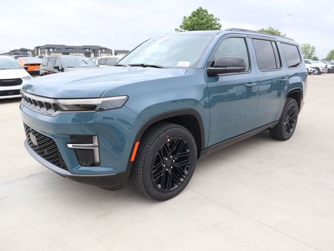 New 2026 Jeep Grand Wagoneer Limited AWD/4WD image 11