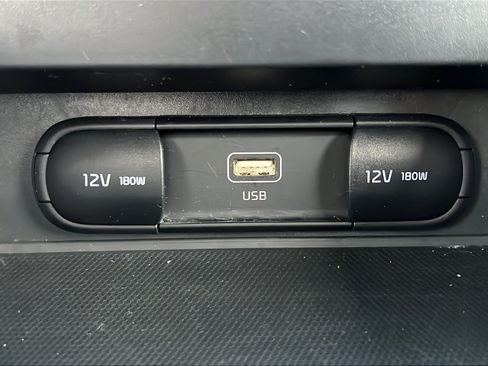 Certified 2025 Kia Soul LX w/ LX Technology Package FWD image 16
