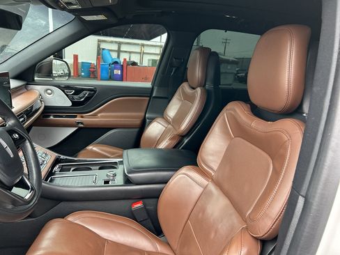 Used 2022 Lincoln Aviator Reserve w/ Equipment Group 201A image 9