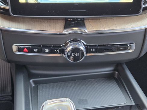 New 2026 Volvo XC60 B5 Plus w/ Protection Package Premier image 21