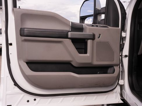 Used 2017 Ford F250 XLT AWD/4WD image 15