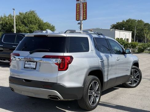 Used 2020 GMC Acadia SLT w/ Driver Alert Package II FWD image 3