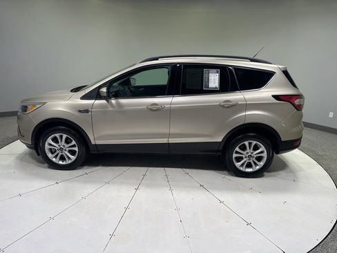Used 2018 Ford Escape SE AWD/4WD image 3