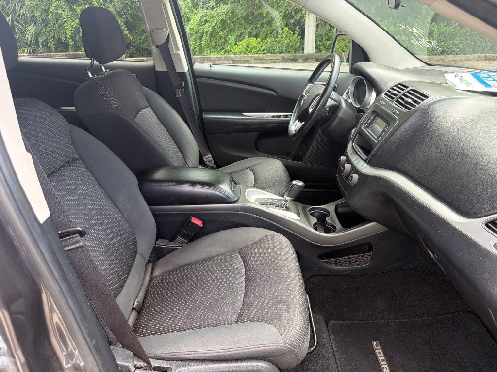 Used 2017 Dodge Journey SE w/ Flexible Seating Group FWD image 27