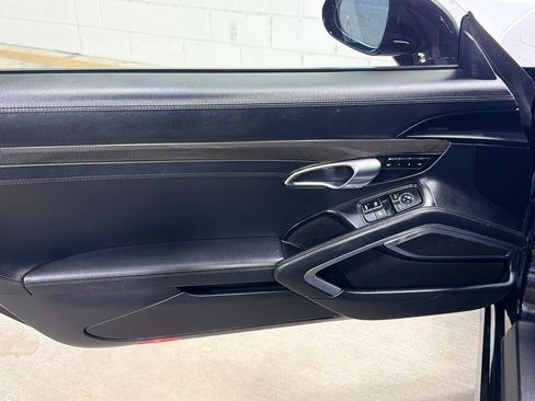 Used 2017 Porsche 911 Turbo S image 20