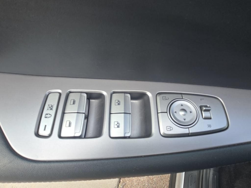 Used 2025 Hyundai Palisade SEL FWD image 20