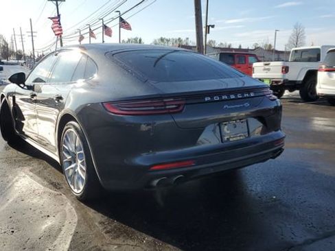 Used 2018 Porsche Panamera 4S image 2