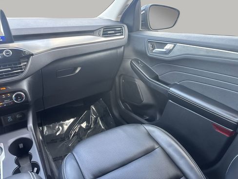 Certified 2022 Ford Escape Titanium image 16