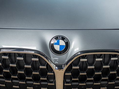 Used 2022 BMW 430i xDrive Convertible w/ Premium Package 2 image 9