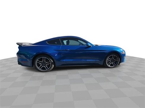 Used 2022 Ford Mustang Premium image 9