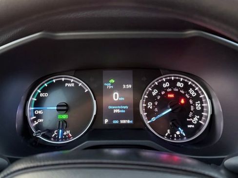 Used 2021 Toyota RAV4 LE image 17