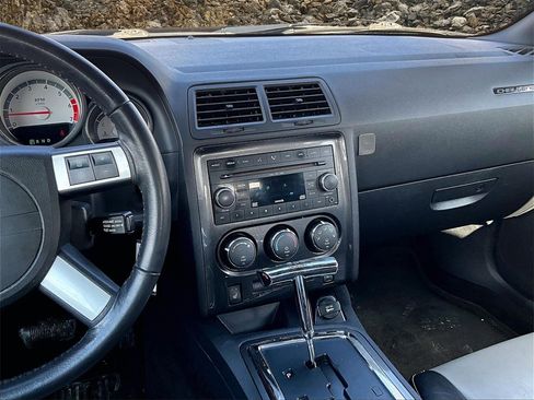 Used 2009 Dodge Challenger R/T image 6