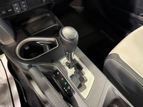 Used 2018 Toyota RAV4 XLE w/ Plus Extra Value Package AWD/4WD image 19