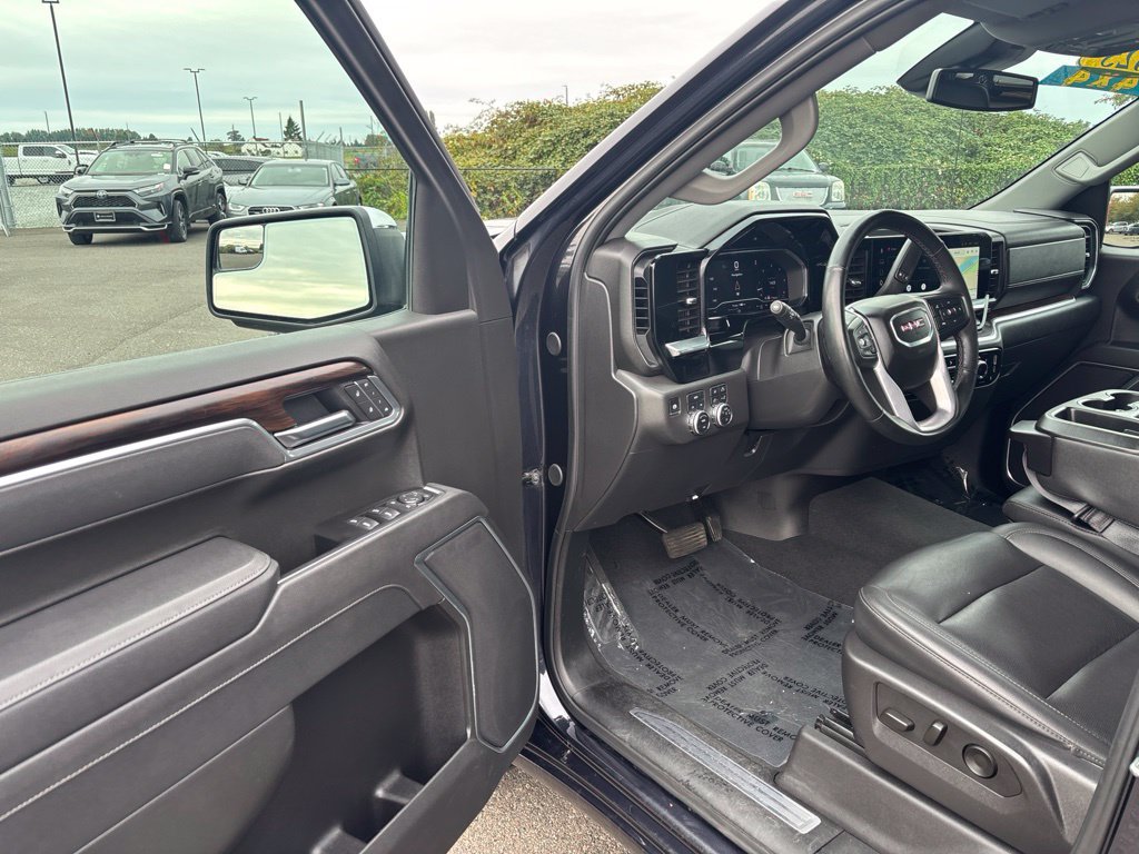 Used 2025 GMC Sierra 1500 SLT AWD/4WD image 32