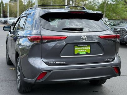 Used 2023 Toyota Highlander XLE