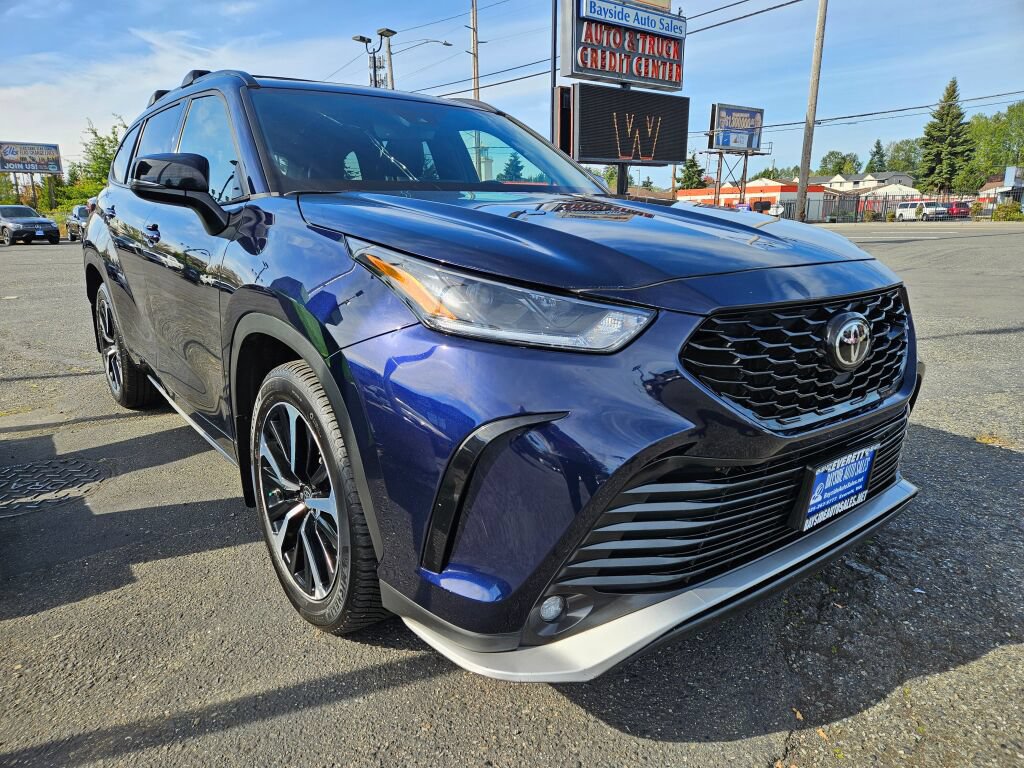 Used 2022 Toyota Highlander XSE AWD/4WD image 6