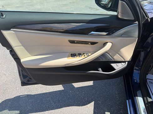 Used 2018 BMW 530e xDrive AWD/4WD image 18