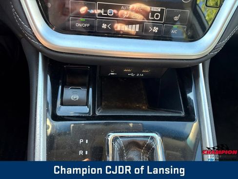 Used 2020 Subaru Outback Limited AWD/4WD image 31