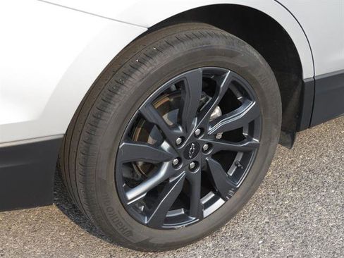 Used 2022 Chevrolet Equinox RS w/ Infotainment Package image 6