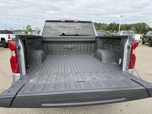 Used 2024 Chevrolet Silverado 1500 Custom Trail Boss w/ LPO, Dark Essentials Package image 10