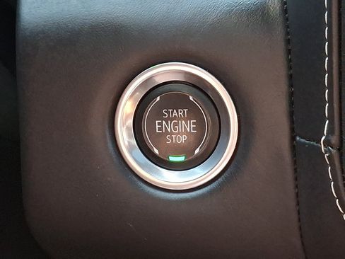 Used 2023 GMC Yukon XL Denali Ultimate AWD/4WD image 25