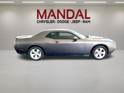 Used 2023 Dodge Challenger SXT RWD image 5