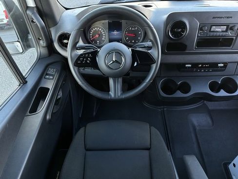 Used 2025 Mercedes-Benz Sprinter 2500 image 12