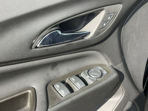 Used 2023 Chevrolet Equinox RS AWD/4WD image 13