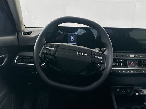 Used 2025 Kia K4 LXS image 18